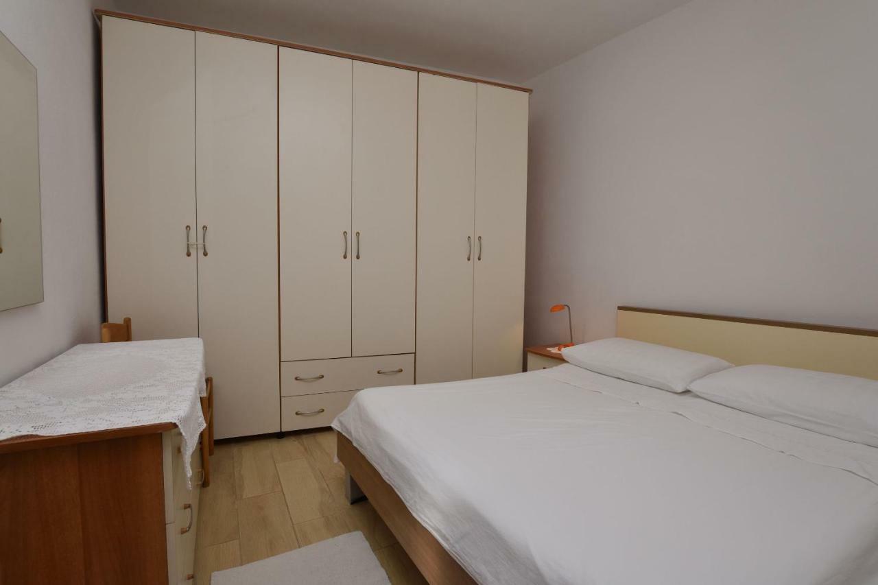 Apartment Milka Primosten Exterior photo