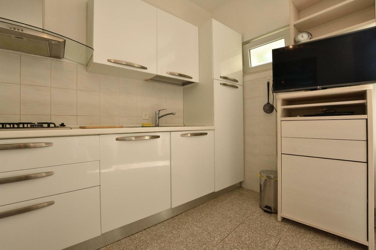 Apartment Milka Primosten Exterior photo