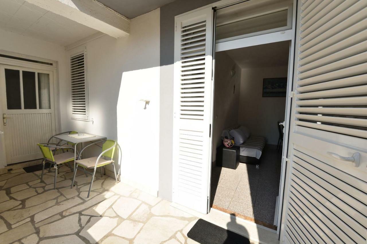 Apartment Milka Primosten Exterior photo