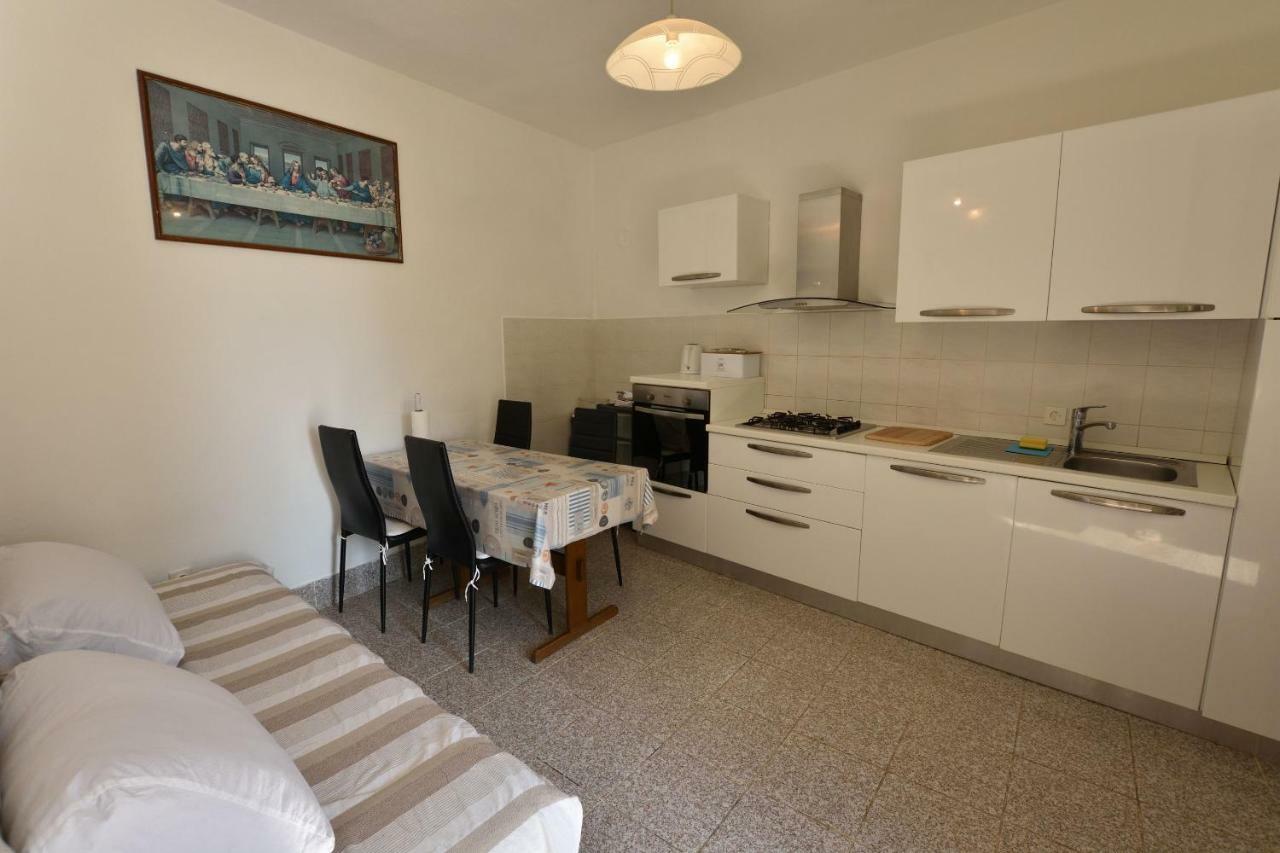 Apartment Milka Primosten Exterior photo